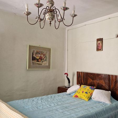 Flat In Fratte Rosa In The Historic Centre Apartment Exterior photo