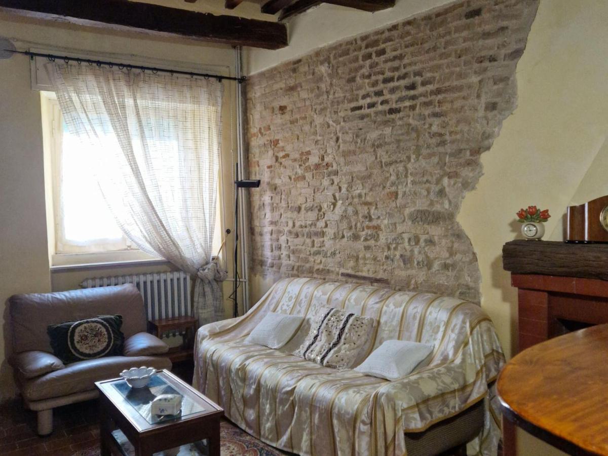 Flat In Fratte Rosa In The Historic Centre Apartment Exterior photo