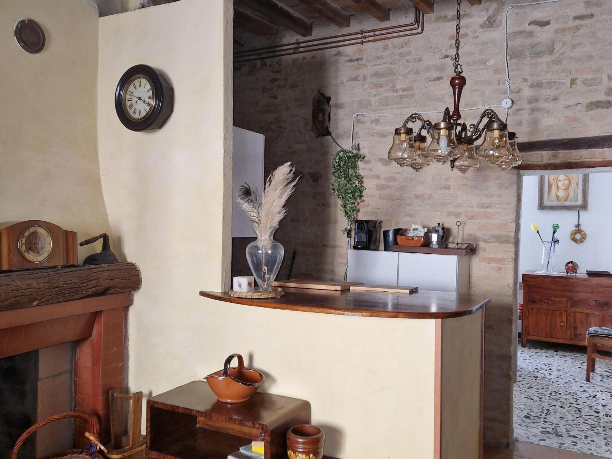 Flat In Fratte Rosa In The Historic Centre Apartment Exterior photo